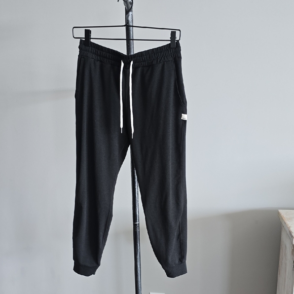 Vuori Women´s Performance Joggers In Heathered Black...